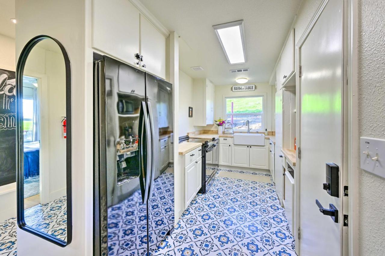 Peaceful Ranch Home With Sierra Nevada Views Woodlake Bagian luar foto