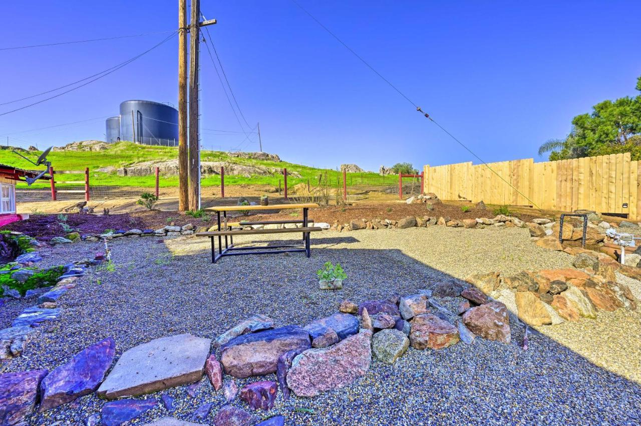 Peaceful Ranch Home With Sierra Nevada Views Woodlake Bagian luar foto