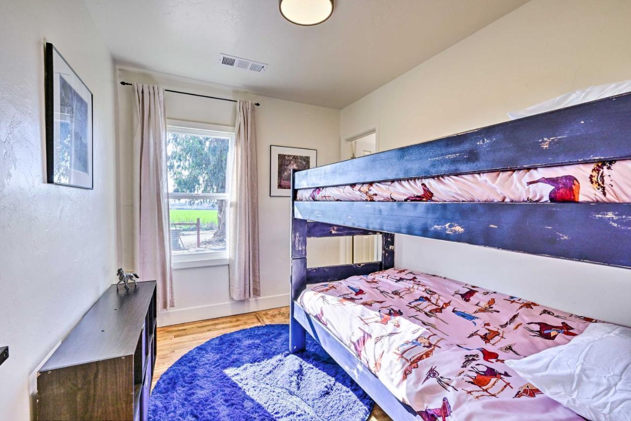 Peaceful Ranch Home With Sierra Nevada Views Woodlake Bagian luar foto