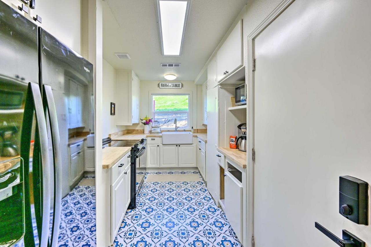 Peaceful Ranch Home With Sierra Nevada Views Woodlake Bagian luar foto